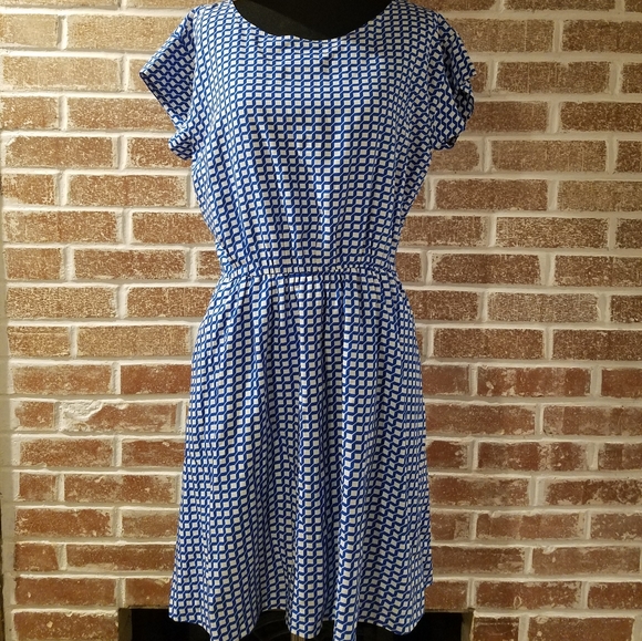 GAP women’s gingham fit and flare dress - Picture 2 of 8